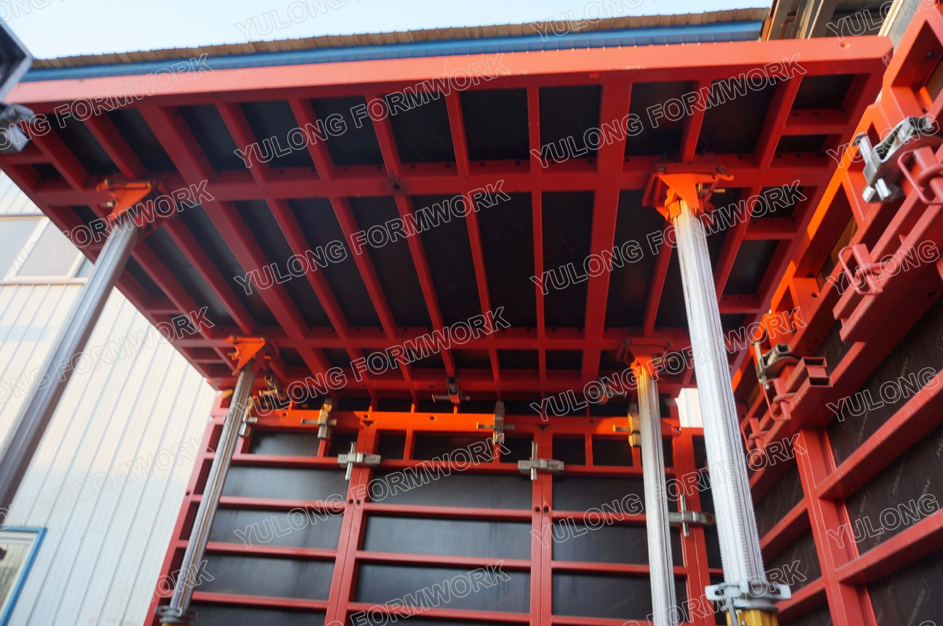 Steel frame wall formwork